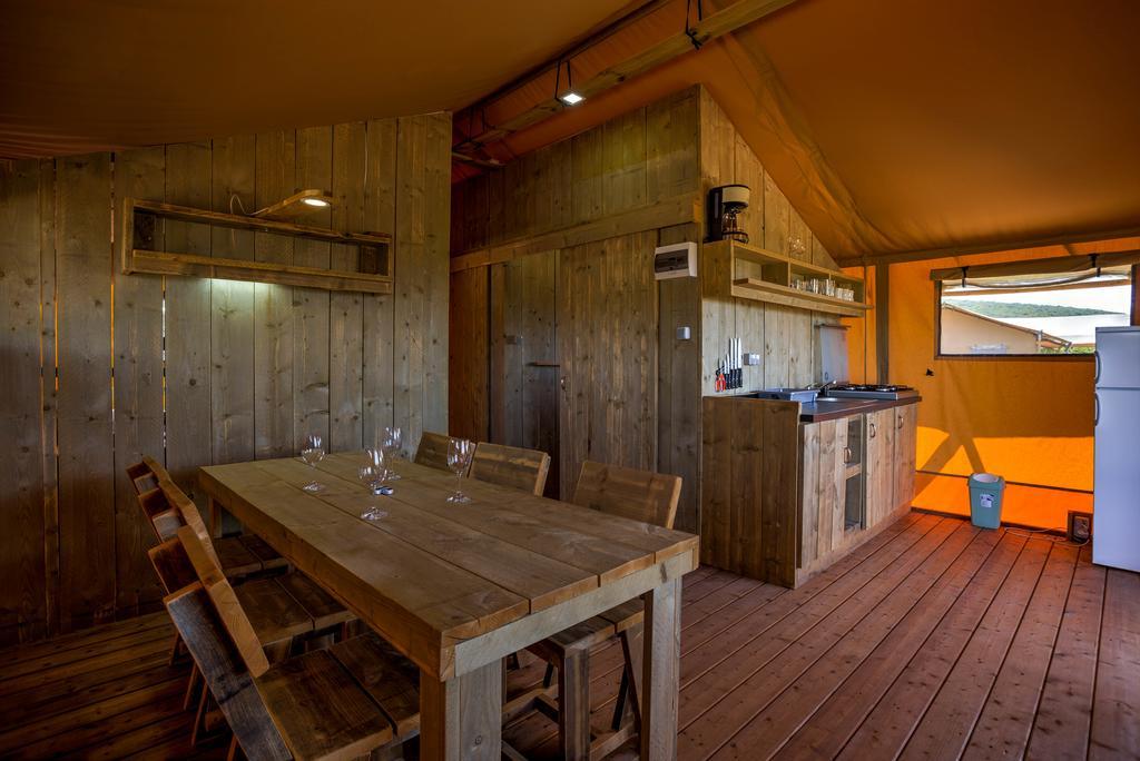 Marusina Olive Hills - Glamping & Minicamp Hotell Punat Eksteriør bilde